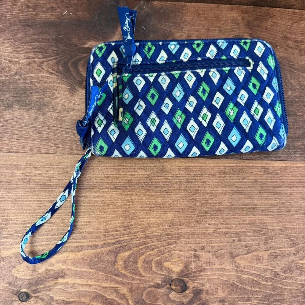 Vera Bradley Lilli Bell Quilted Zip Around Wristlet Wallet Blue Green Diamond
